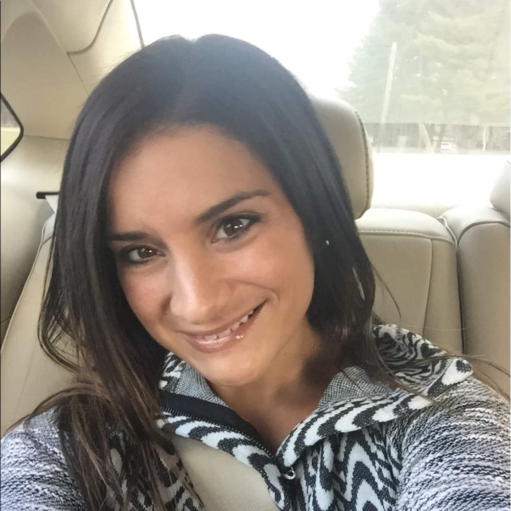 Meet your Posher, Gina